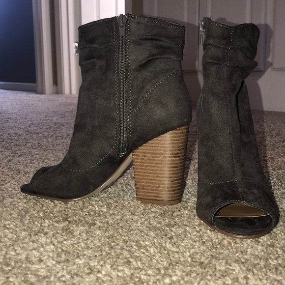 Peep toe booties - Picture 3 of 3